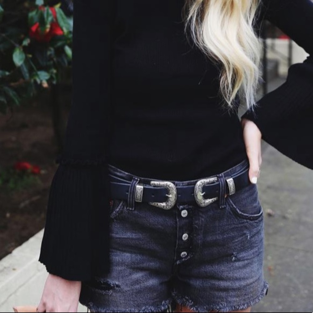 Express double buckle belt.
